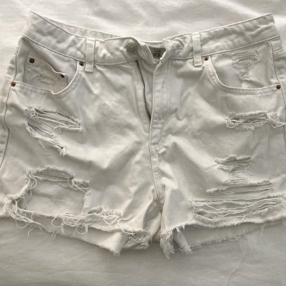 TOPSHOP || White Ripped Jean Shorts Size 8